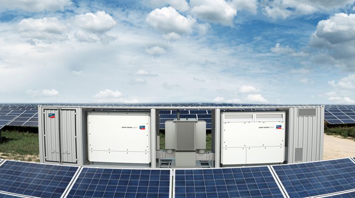 Solar PV inverter for decentralised PV plants